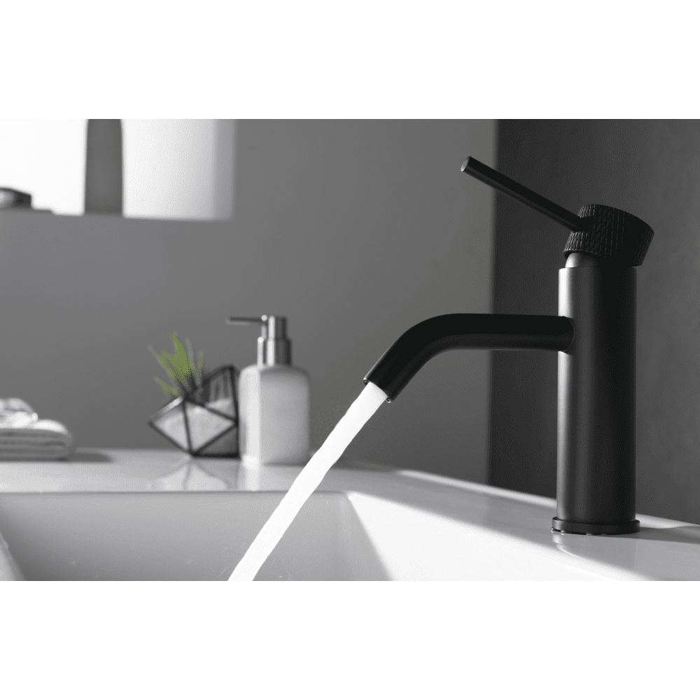 Wiesbaden Ribbd Waschtischarmatur 18,3 cm, Mattschwarz