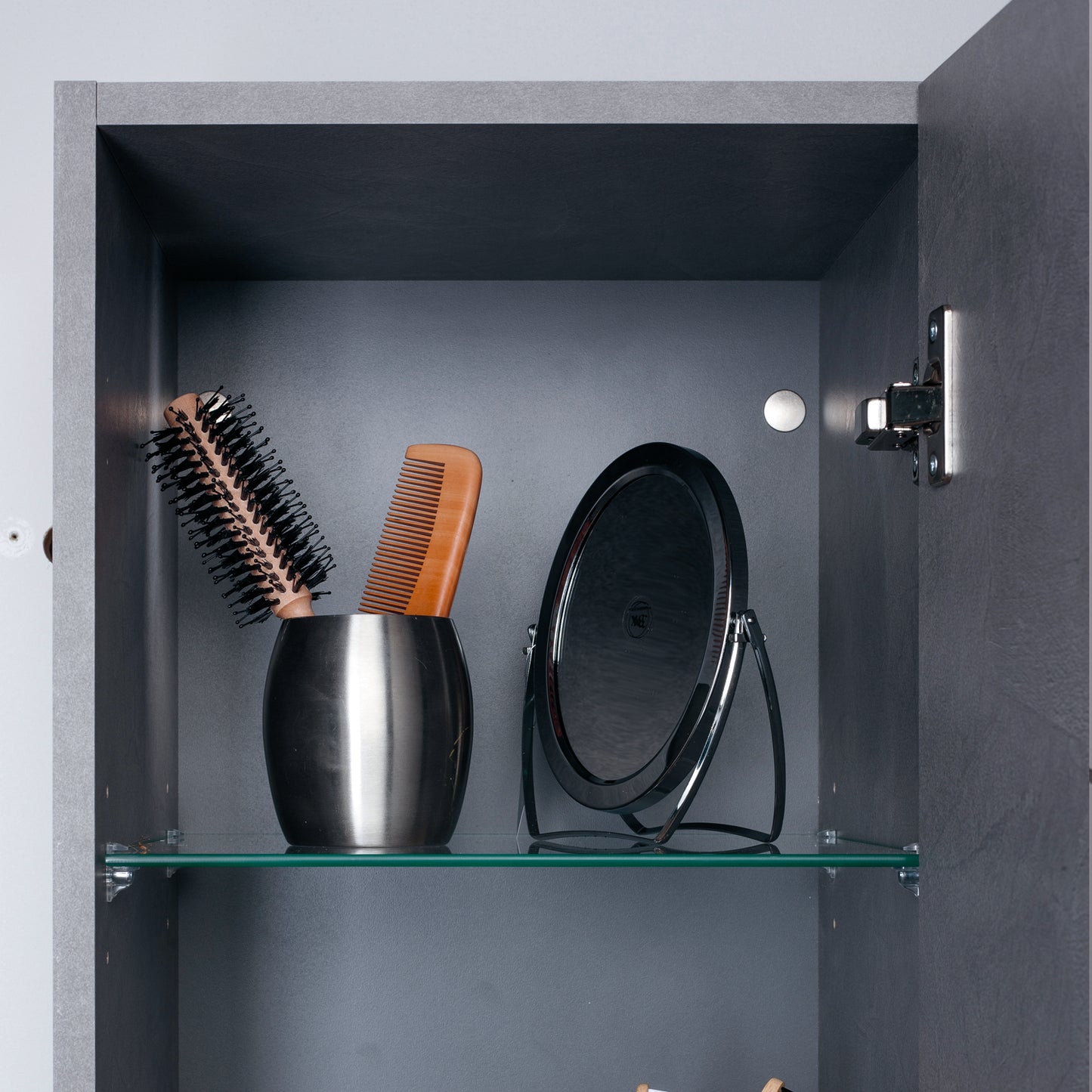 KAMĖ BIG Hochschrank – Chromgriffe
