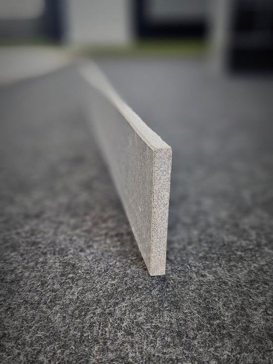 Sockelleistenschnitt mit grader Kante