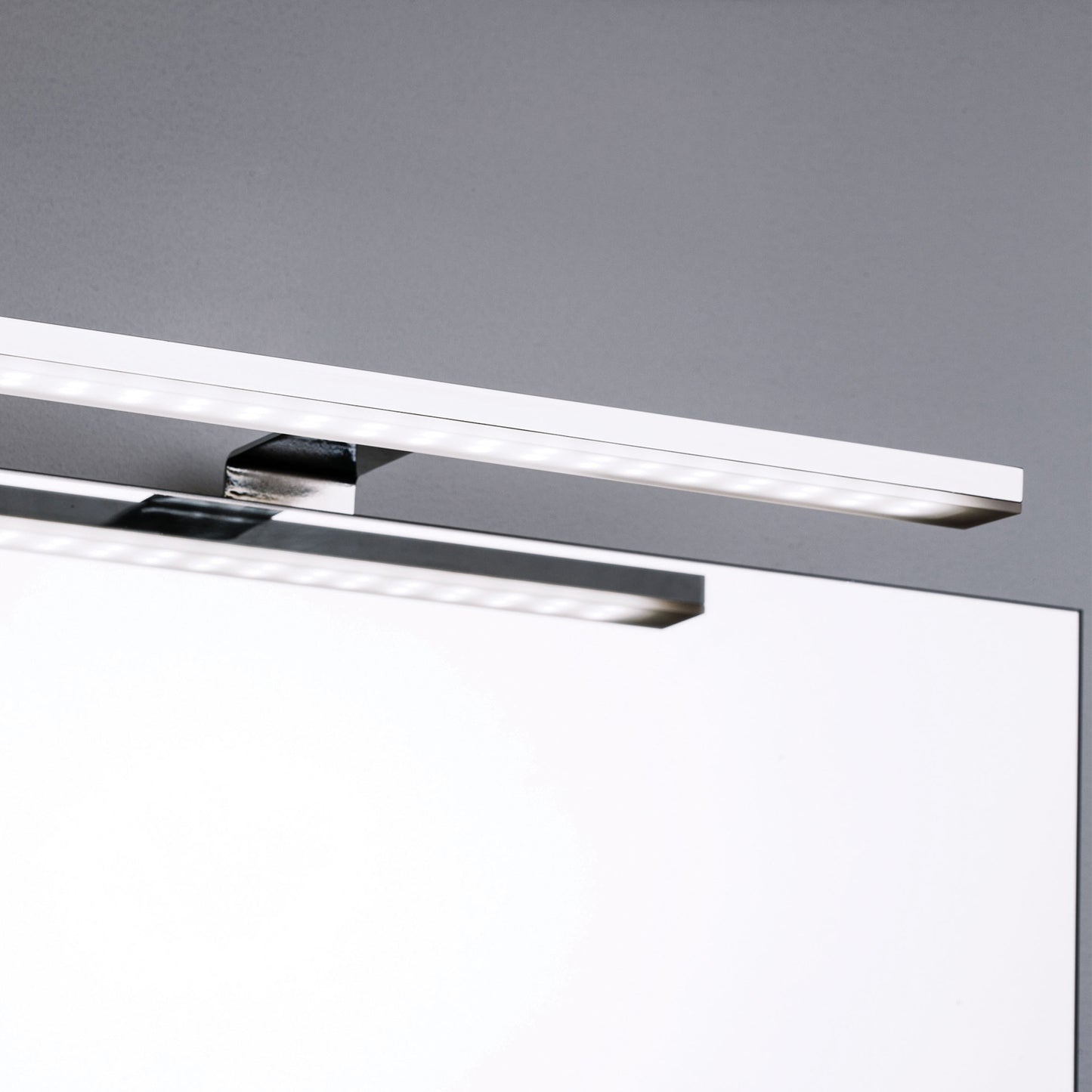 KAMĖ GARDA LED-Spiegelschrank – 1 Tür