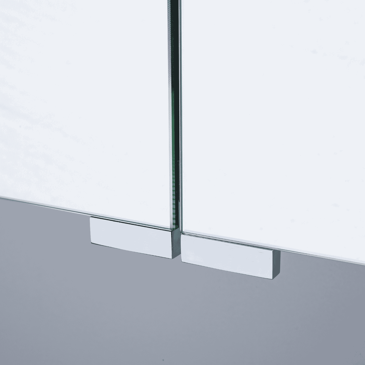 KAMĖ BIG LED-Spiegelschrank – 3 Türen